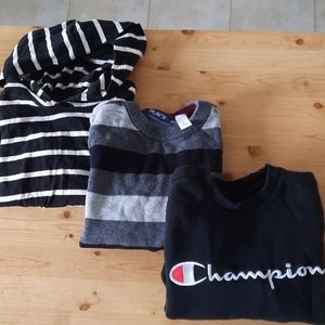 2/$10 Lot of 3 boy's long-sleeved shirts